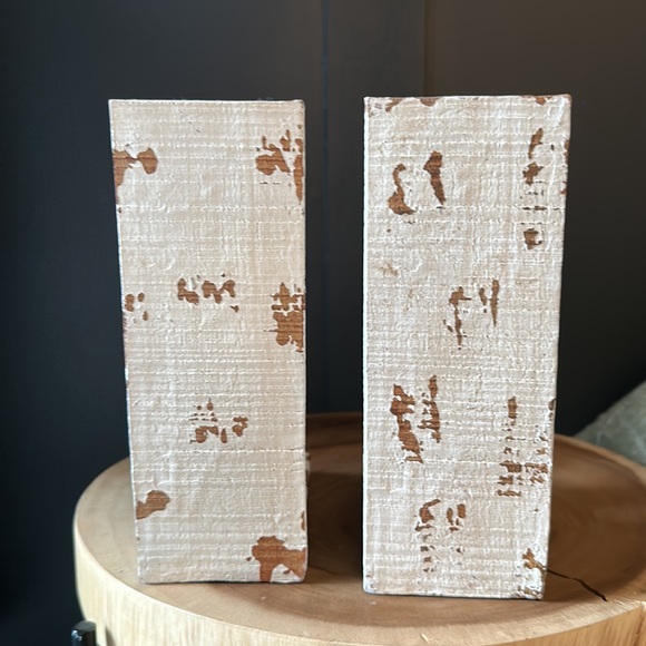 Matching corbel bookends - Picture 2 of 3